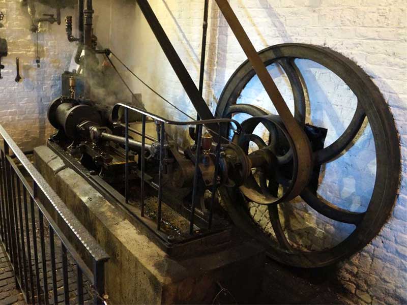 Brasserie-a-Vapeur-macchina-a-vapore